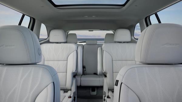 5 2025 Buick Enclave Avenir interior